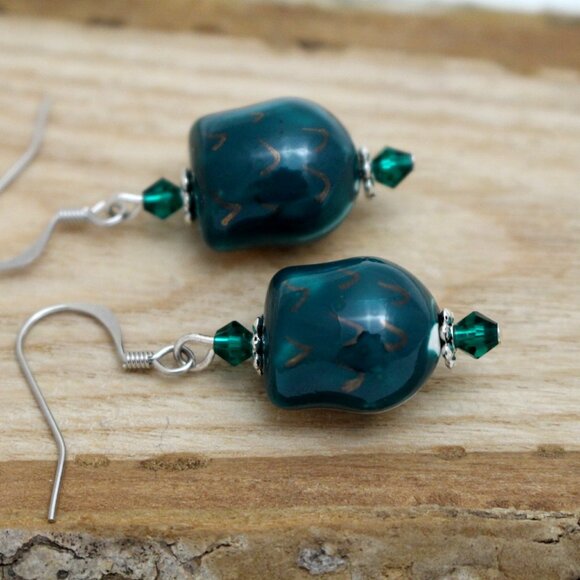 Emerald Green Porcelain Owl Beaded Earrings - Handmade & Hypoallergenic - Picture 3 of 7